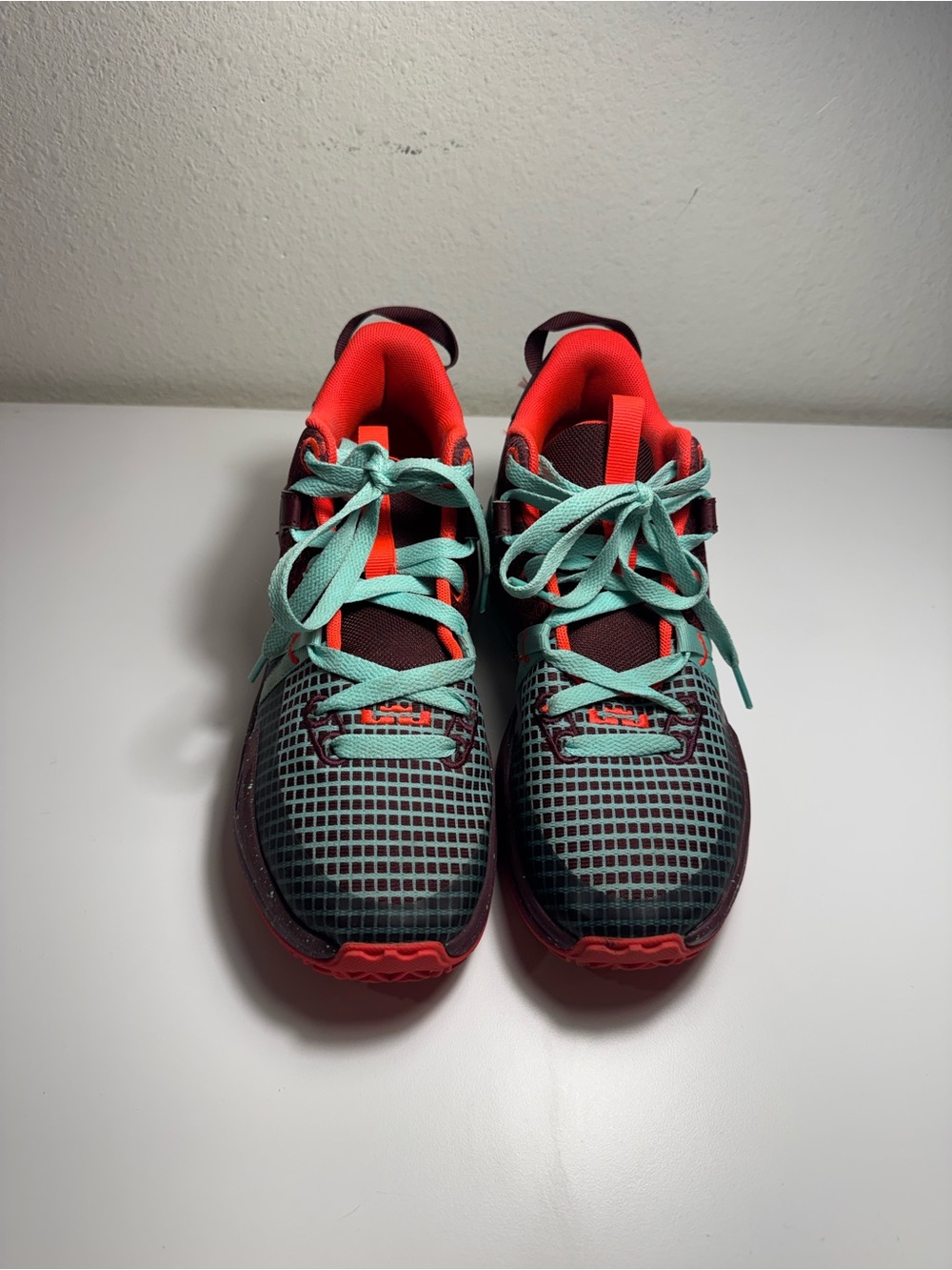 Nike LeBron witness 7SE sneakers trend boy size 5.5